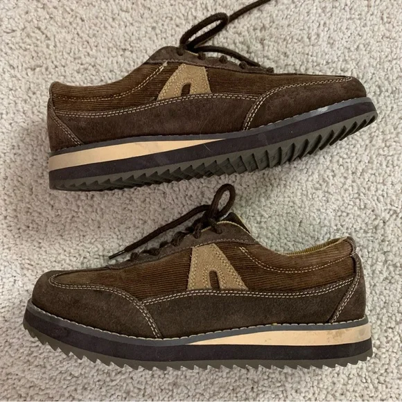 Airwalk shoes deals from the 9s